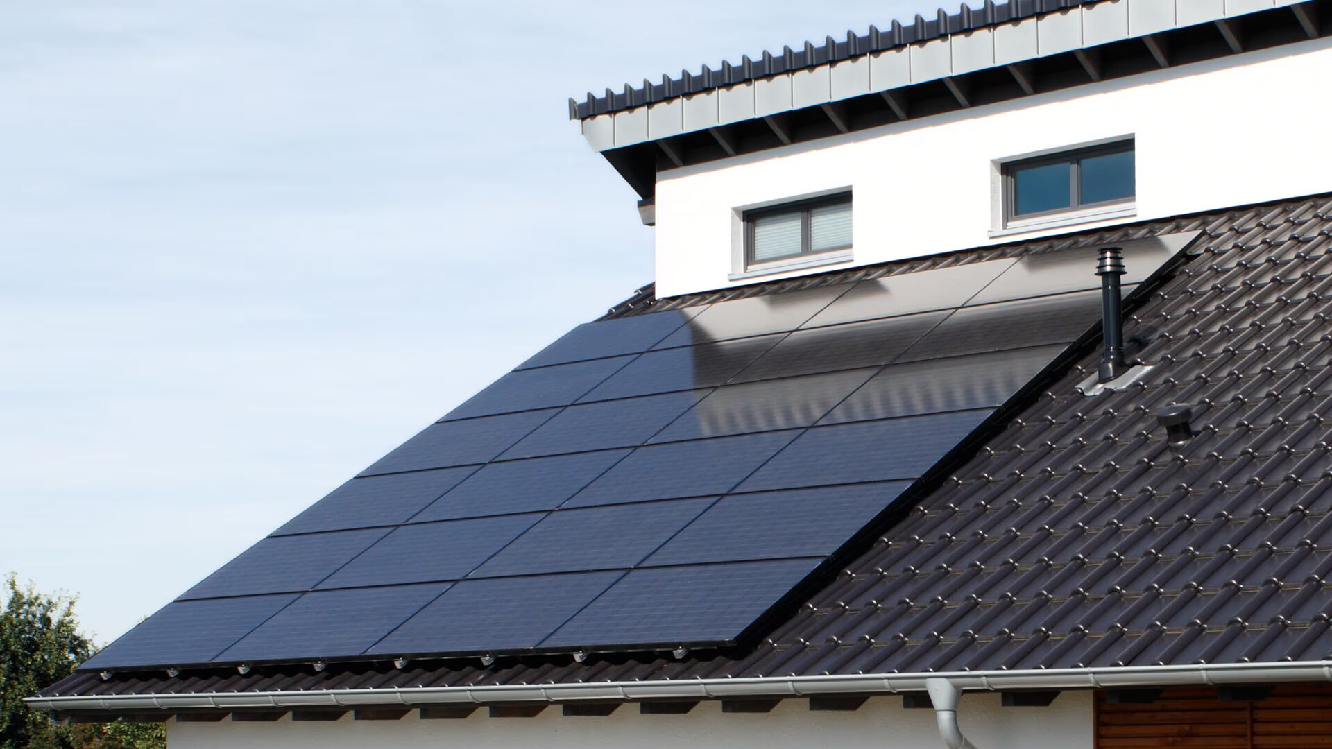 Viessmann Vitovolt 300 Photovoltaik-Module auf einem Hausdach